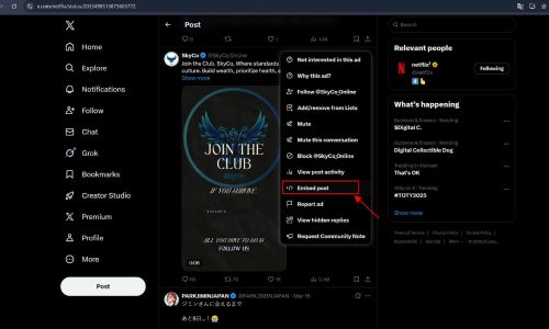 nhấp vào biểu tượng 3 chấm và chọn “Embed post”