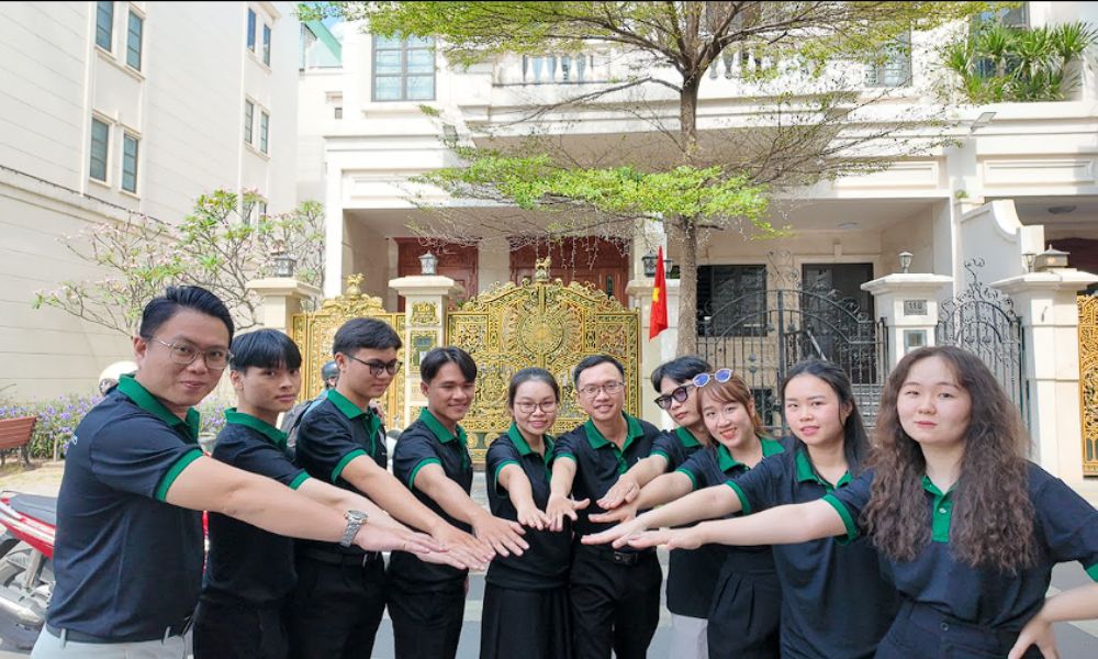 Đội ngũ nhân sự của công ty dịch vụ online 107